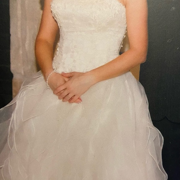 Wedding Dress Atelier Diagonal US size 8 (fits like 4) Ivory - Picture 8 of 8